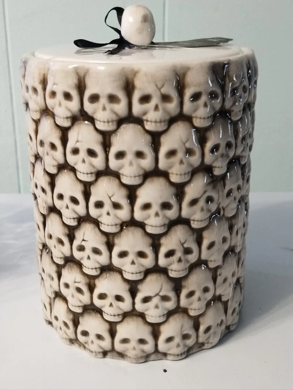 NWT Large Happy Halloween Skull Pattern Ceramic Canister/Cookie Jar